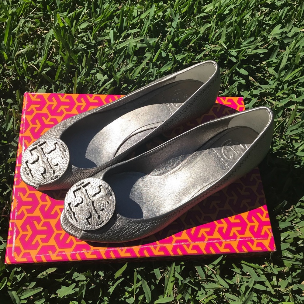 Tory Burch. Silver Peep Toe Wedge. Size 8.5 M.